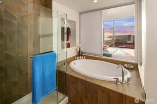 2033 2nd Ave, Seattle, WA 98121 - Photo 18