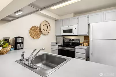 15721 44th Avenue W #B3, Lynnwood, WA 98087 - Photo 12