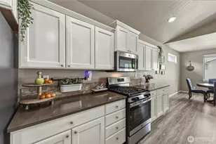 1338 S W Virginia St, College Place, WA 99324 - Photo 16
