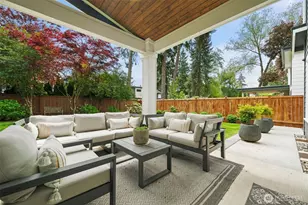 10425 NE 112th St, Kirkland, WA 98033 - Photo 36