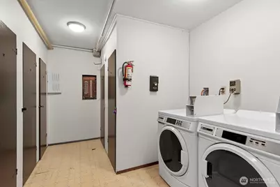 6557 4th Avenue NE #9, Seattle, WA 98115 - Photo 16