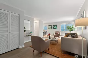 6557 4th Ave NE, Seattle, WA 98115 - Photo 2