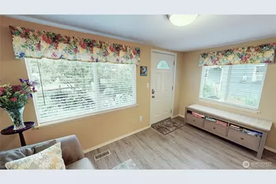 10704 Broadway Avenue S, Tacoma, WA 98444 - Photo 6
