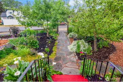 10704 Broadway Avenue S, Tacoma, WA 98444 - Photo 4