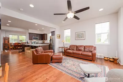 6910 31st Avenue SW, Seattle, WA 98126 - Photo 4