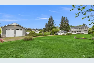 15390 Broom Street NE, Bainbridge Island, WA 98110 - Photo 2