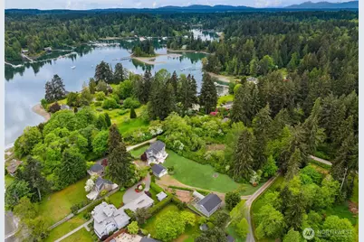 15390 Broom Street NE, Bainbridge Island, WA 98110 - Photo 36