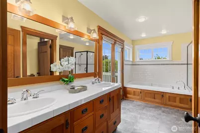 15390 Broom Street NE, Bainbridge Island, WA 98110 - Photo 24