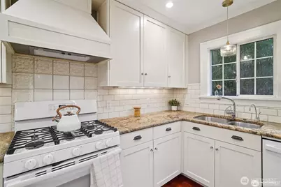 314 N 117th Street, Seattle, WA 98133 - Photo 10