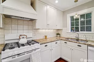 314 N 117th St, Seattle, WA 98133 - Photo 10