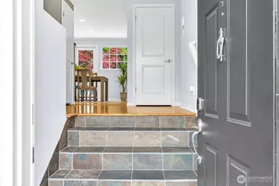3417 77th Avenue SE, Mercer Island, WA 98040 - Photo 2