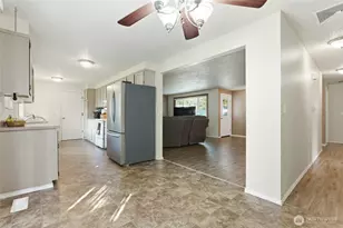 709 Enterprise Dr NE, Lacey, WA 98516 - Photo 4