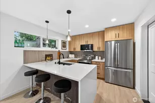 8510 15th Ave NE, Seattle, WA 98115 - Photo 8