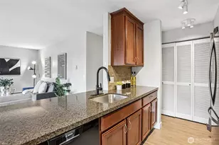430 Bellevue Way SE, Bellevue, WA 98004 - Photo 10