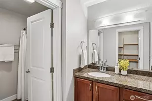 430 Bellevue Way SE, Bellevue, WA 98004 - Photo 18