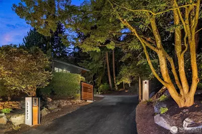 12422 68th Avenue NE, Kirkland, WA 98034 - Photo 2