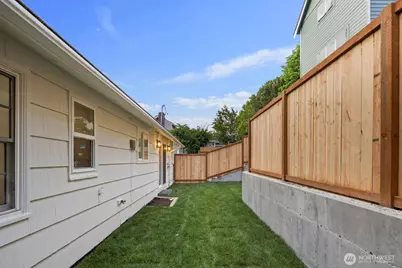 5810 57th Avenue NE, Seattle, WA 98105 - Photo 34
