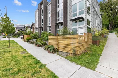 1755 17th Avenue S, Seattle, WA 98144 - Photo 2