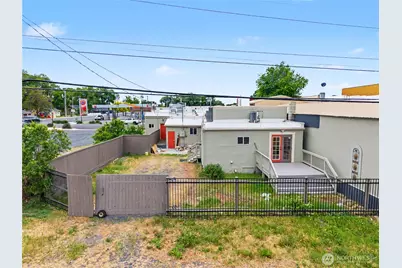 330 E Main Avenue, Soap Lake, WA 98851 - Photo 4