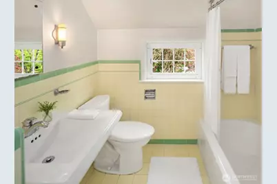 409 W Dravus Street, Seattle, WA 98119 - Photo 14