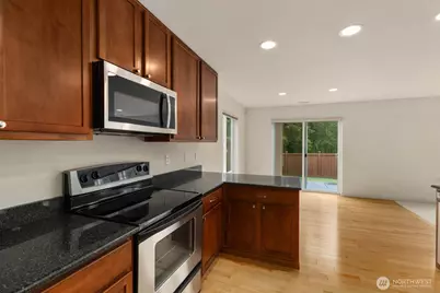 207 Edmonds Place NE, Renton, WA 98056 - Photo 18