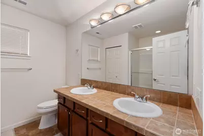 207 Edmonds Place NE, Renton, WA 98056 - Photo 24