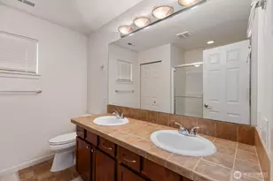 207 Edmonds Pl NE, Renton, WA 98056 - Photo 24