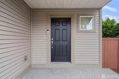 207 Edmonds Place NE, Renton, WA 98056 - Photo 4