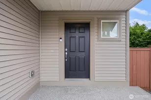 207 Edmonds Pl NE, Renton, WA 98056 - Photo 4