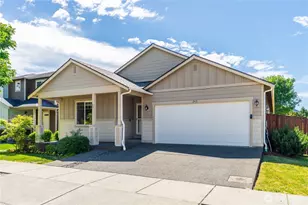 242 Riggs Dr E, Enumclaw, WA 98022 - Photo 2