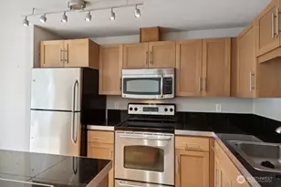 3661 Phinney Ave N, Seattle, WA 98103 - Photo 4