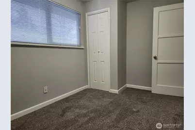 1610 E 31st Street, Bremerton, WA 98310 - Photo 8