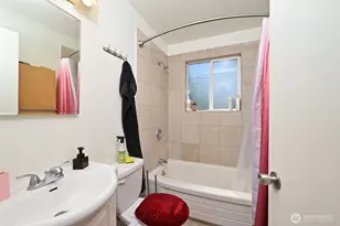 525 E Roy St, Seattle, WA 98102 - Photo 10