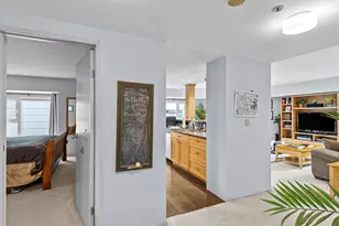 121 Vine St, Seattle, WA 98121 - Photo 14