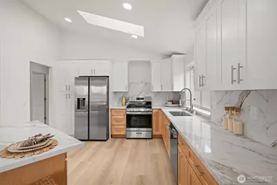 8803 15th Avenue NE, Seattle, WA 98115 - Photo 6