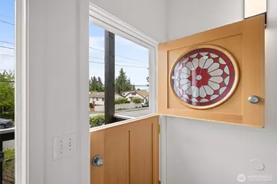 8803 15th Avenue NE, Seattle, WA 98115 - Photo 2