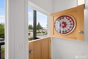 8803 15th Ave NE, Seattle, WA 98115 - Photo 2