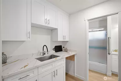 8803 15th Avenue NE, Seattle, WA 98115 - Photo 18