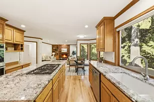 5570 176th Pl SE, Bellevue, WA 98006 - Photo 16