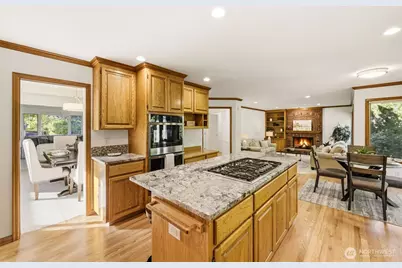 5570 176th Place SE, Bellevue, WA 98006 - Photo 14