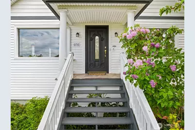 6716 37th Avenue SW, Seattle, WA 98126 - Photo 2