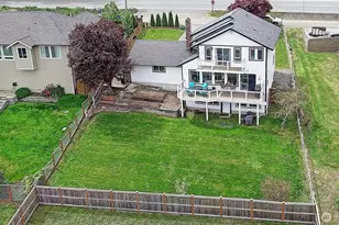 1225 SE Camano Dr, Camano Island, WA 98282 - Photo 30