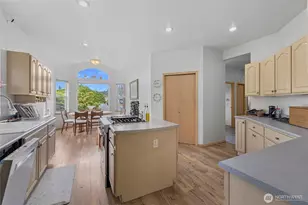 20303 Gardner Ct, Burlington, WA 98233 - Photo 10