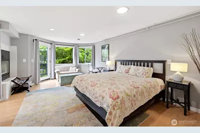 2107 N 63rd Street, Seattle, WA 98103 - Photo 4