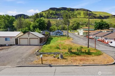 300 E Grand Coulee Avenue, Grand Coulee, WA 99133 - Photo 1