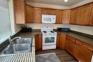913 S 90th Ave, Yakima, WA 98908 - Photo 4