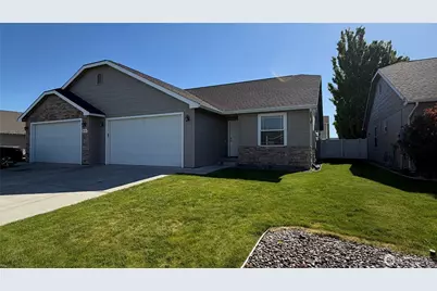 913 S 90th Avenue #2, Yakima, WA 98908 - Photo 1