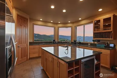 825 Hawks Meadow Road, Chelan, WA 98816 - Photo 10