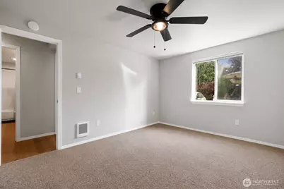 10214 13th Avenue Ct E #E, Tacoma, WA 98445 - Photo 12
