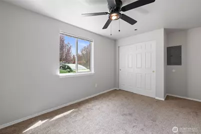 10214 13th Avenue Ct E #E, Tacoma, WA 98445 - Photo 16